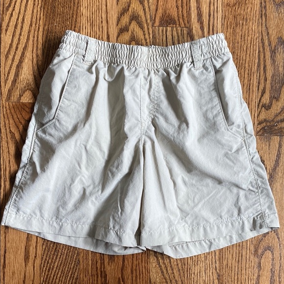 Tan Columbia PFG Omni-shade boys shorts size small (6). Ships quickly - Picture 1 of 11